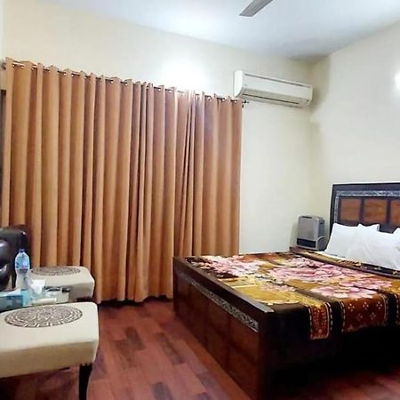 Mulberry Guest House F-10 Исламабад Экстерьер фото
