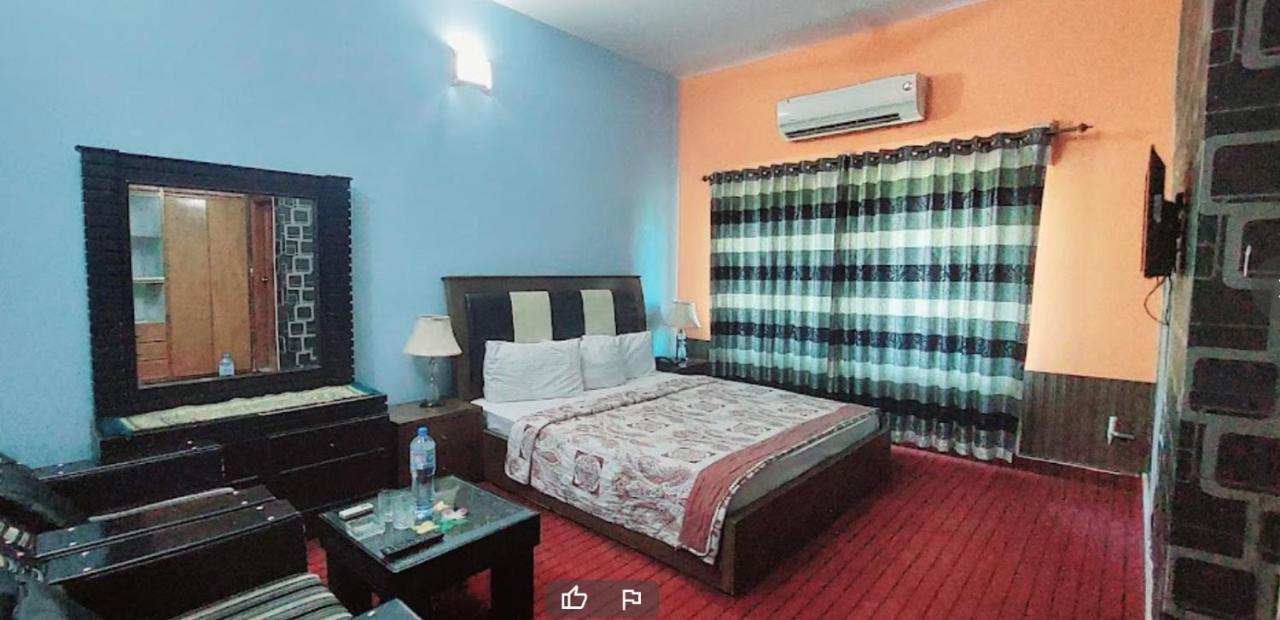 Mulberry Guest House F-10 Исламабад Экстерьер фото